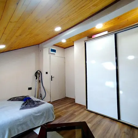 شقة Budget With Breakfast