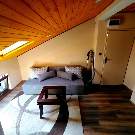 Budget With Breakfast فارنا