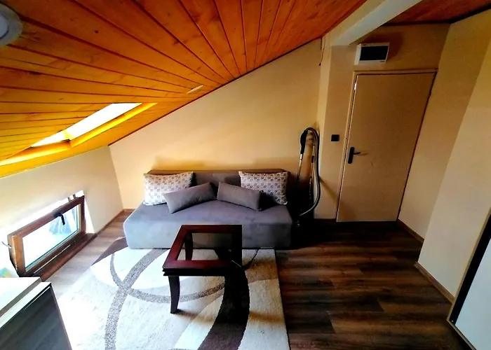 Budget With Breakfast 바르나